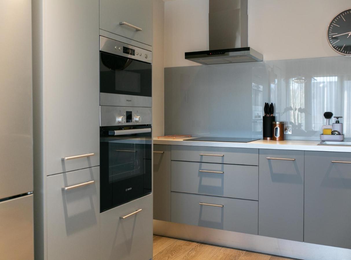 Custom House Apartments Ньюри Экстерьер фото