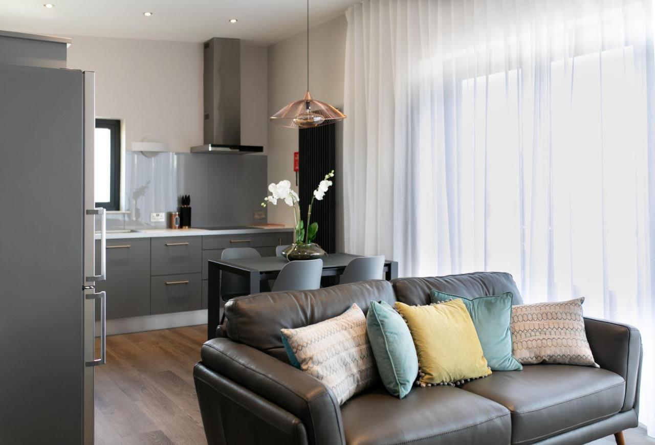Custom House Apartments Ньюри Экстерьер фото
